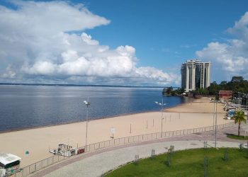 Com reabertura, Prefeitura de Manaus reforça atenção às normas de uso na Ponta Negra durante pandemia