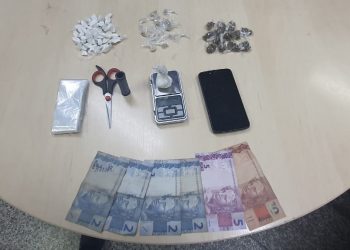 Polícia Militar detém dois homens com entorpecentes no bairro Tarumã