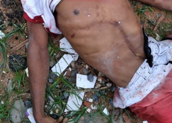 Vídeo: Homem é executado por supostos traficantes por roubar e bater em idosos da comunidade.