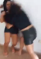 Vídeo: O pau torou quando a Amante e a Namorada se encontraram no quartel da PM