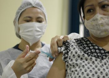 Manaus aplica segunda dose de vacinas contra a Covid-19