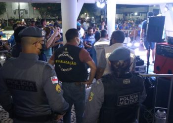 CIF encerra festa clandestina com 500 pessoas na zona sul, na madrugada de domingo (08/08)
