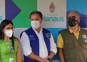 Ao lado do ministro Marcelo Queiroga, secretário Anoar Samad participa da assinatura de portarias para fortalecimento da  atenção básica no interior