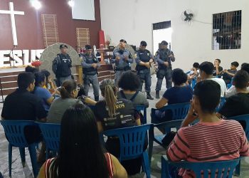 Em Rio Preto da Eva, PMAM realiza palestra para público jovem, pais e responsáveis