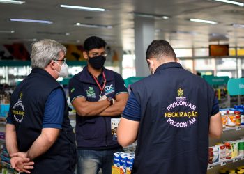 Procon-AM notifica drogarias em Manaus e solicita informações sobre valores cobrados por testes de Covid-19