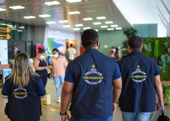 Procon-AM autua companhias aéreas e pede esclarecimentos sobre viagens canceladas em 2022