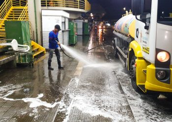 Prefeitura sanitiza terminais e plataformas de ônibus em Manaus como medida de   combate à Covid-19