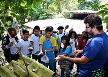 Estudantes de escola estadual visitam o Bosque das Ciências pelo Programa Ciência na Escola