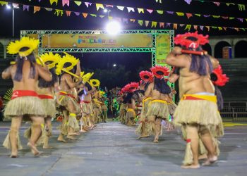 Prefeitura realiza primeira noite de apresentações dos grupos de acesso à categoria Bronze do Festival Folclórico do Amazonas
