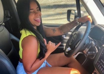 A casa caiu: ‘blogueira de milícia’ do Instagram é presa com recebido de arsenal de armas