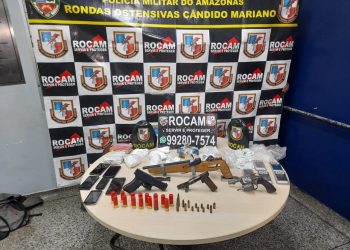 PMAM prende dois homens por porte ilegal de arma de fogo e tráfico de entorpecentes