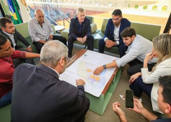 Prefeitura alinha projeto que viabiliza tecnologia 5G em Manaus com foco no Casarão Cassina e no PIM