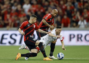 Jogando na Arena da Baixada, Athletico-PR empata com Estudiantes