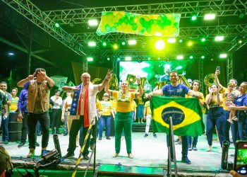 Lançamento de candidatura do time Bolsonaro no AM reúne mais de 5 mil pessoas