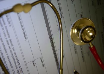 Câmara aprova PL que obriga planos de saúde a ampliar tratamentos
