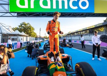 Piloto Felipe Drugovich é campeão mundial de Fórmula 2