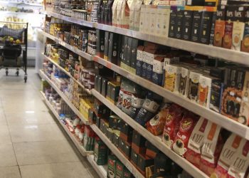 Novas regras para rótulos de alimentos valem a partir deste domingo