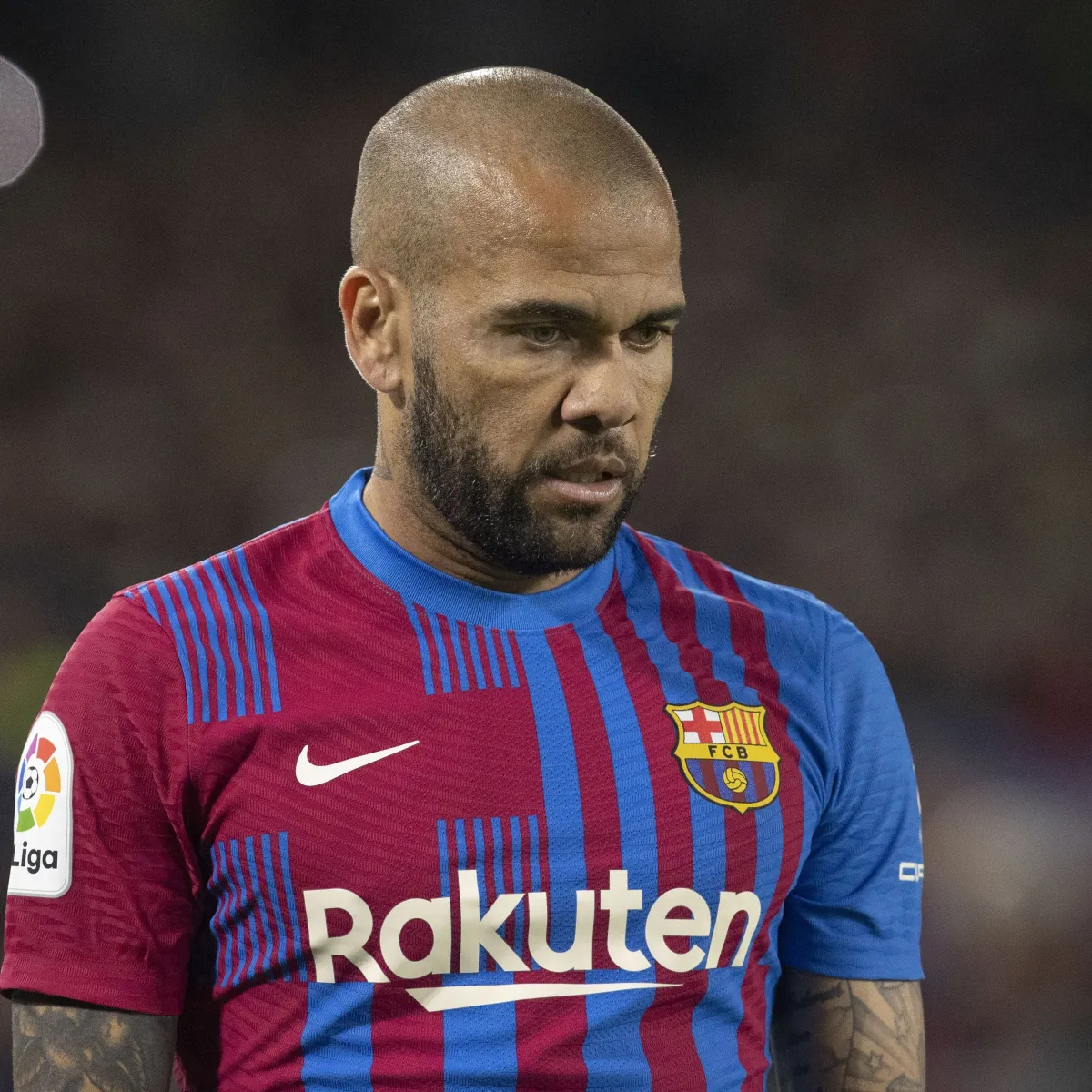 ‘Quero justiça’ diz Mulher que teria sido estuprada por Daniel Alves ao relatar violência