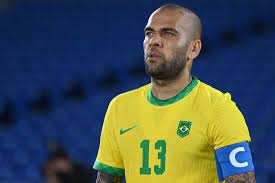 Jogador Dani Alves é detido na Espanha
