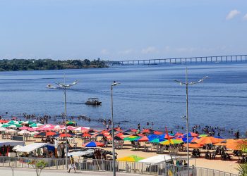 Prefeitura de Manaus alerta banhistas para cuidados na Ponta Negra durante Carnaval