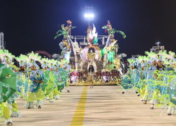 Carnaval de Manaus 2023: Segunda noite do desfile das escolas de samba marca principal disputa do Carnaval no sambódromo