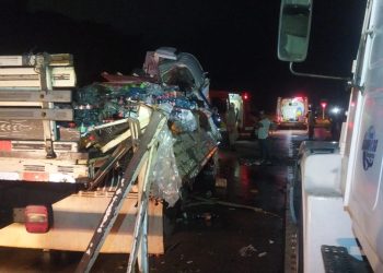 Corpo de Bombeiros Militar atua em acidente entre caminhões na AM-070