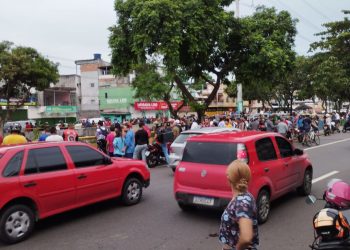 Tentativa de assalto termina com homem baleado em Manaus