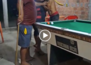 Ao som do brega rasgado, a partida de Sinuca foi interrompida e o jogador retirado do Bar na ‘tapa’
