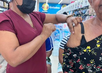 Saúde do Amazonas atualiza dados de Covid-19 e vacinação nesta sexta-feira