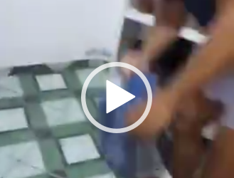 Mulher flagra marido transando com a Amante no sofá da sala e filma tudo
