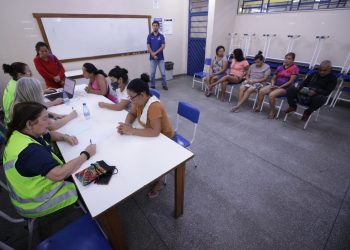 Famílias da Manaus 2000 e Comunidade da Sharp recebem apoio social do Governo do Amazonas