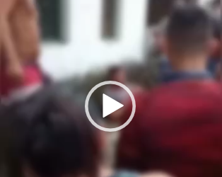 Dupla suspeita de roubo é espancada pela população no Ouro Verde, em Manaus