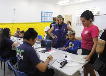 Governo do Amazonas atende mais de 200 famílias em ação de cidadania na comunidade da Sharp