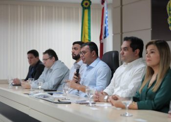 Nesta sexta-feira, Governo do Amazonas paga valores descontados por faltas e reafirma compromissos com a Educação