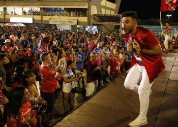 Bumbás mostram garra em último ensaio da temporada no Sambódromo em Manaus