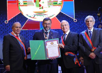 Governador Wilson Lima é agraciado com Ordem do Mérito Comercial do Amazonas e destaca incentivos ao setor