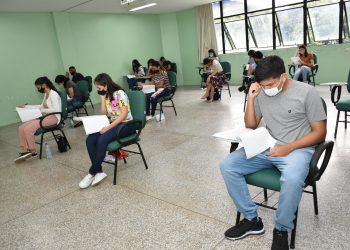 Prazo para solicitar isenção das taxas de inscrição do Vestibular e SIS da UEA termina nesta sexta-feira (28/07)