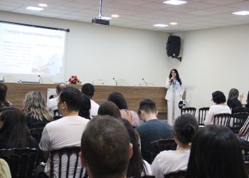 Com mais de 600 bolsistas formados, FHAJ inicia evento de 15 anos do Programa de Iniciação Científica