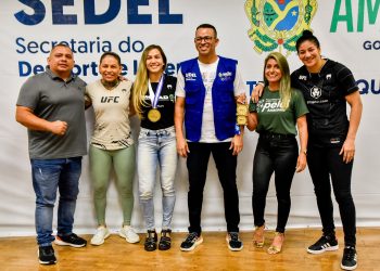 Atletas de MMA participam de reunião de planejamento para ações junto ao Projeto Formando Campeões