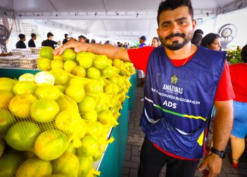 Governo do Amazonas realiza edição especial da Feira de Produtos Regionais da ADS na Vila de Caburi, em Parintins