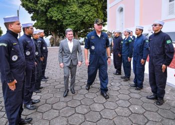 Governo do Amazonas e Marinha debatem ações integradas para enfrentar a seca dos rios