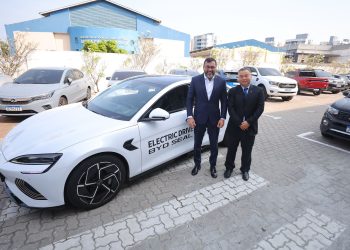 Wilson Lima reúne com representantes de empresa de veículos elétricos e destaca importância da transição para transportes sustentáveis