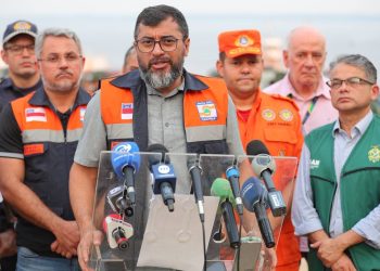 Wilson Lima reforça efetivo para combater queimadas na região metropolitana de Manaus e ressalta que Estado vai agir com rigor da lei