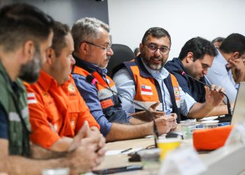 Wilson Lima anuncia antecipação do Auxílio Estadual de novembro e atualiza número de municípios que receberam ajuda humanitária nos últimos 30 dias