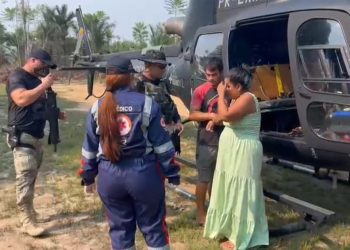 Resgate aeromédico: SSP-AM socorre grávida com suspeita de aborto em comunidade do Amazonas