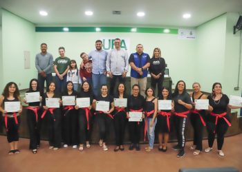 Governo do Amazonas entrega certificados às alunas do 1º Curso de Defesa Pessoal Feminina da UEA