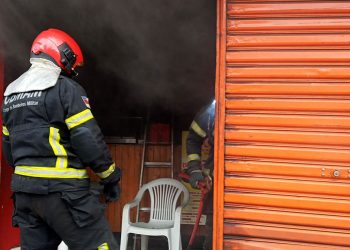 Bombeiros impedem propagação de incêndio em lanchonete no bairro Betânia