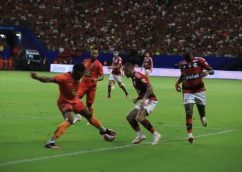 Mais de 44 mil torcedores lotam a Arena da Amazônia no primeiro jogo de 2024