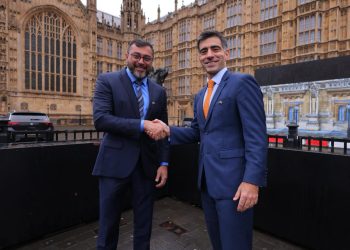 Wilson Lima busca parceria para projetos educacionais do Amazonas com universidade e empresas em Londres