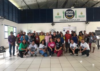 Usuários da cozinha Parque São Pedro participam de oficina sobre mercado de trabalho